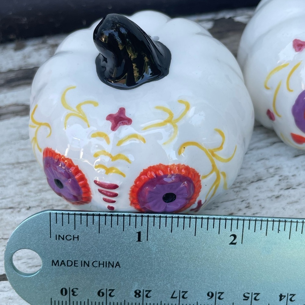Salt and Pepper Shaker Set Pumpkin Ceramic Day of the Dead - Picture 3 of 7
